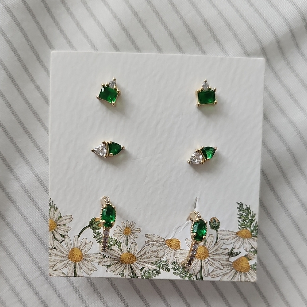 UAL Boutique Elegant Green and Gold Stud Earrings Set